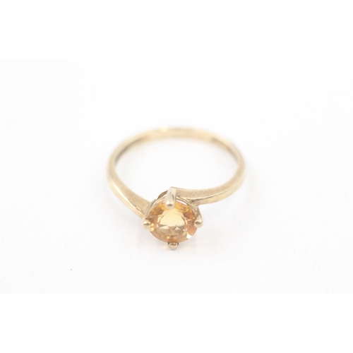 73 - 9ct gold citrine dress ring, claw set (1.9g) Size  P