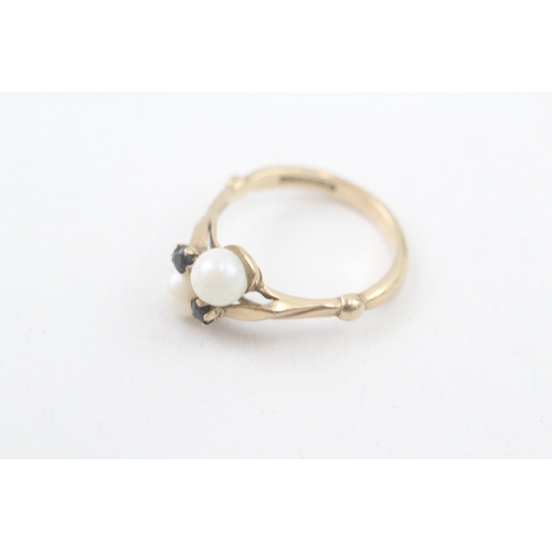 8 - 9ct gold sapphire and cultured pearl dress ring (2.9g) Size  O