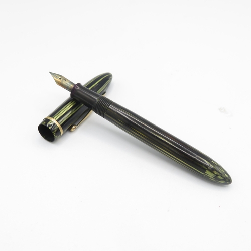 449 - Vintage SHEAFFER Balance Green Stripe Fountain Pen w/ 14ct Gold Nib WRITING