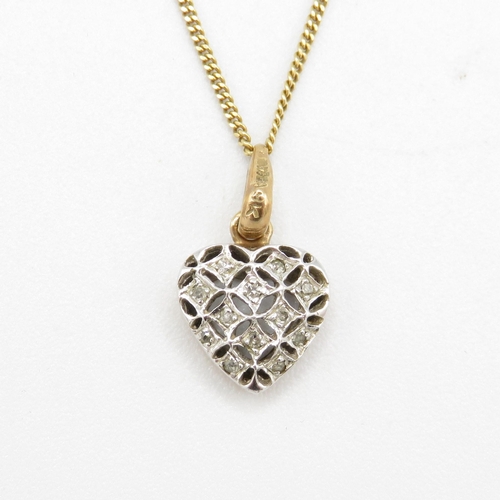 226 - 9ct gold diamond openwork heart pendant necklace 3.1g