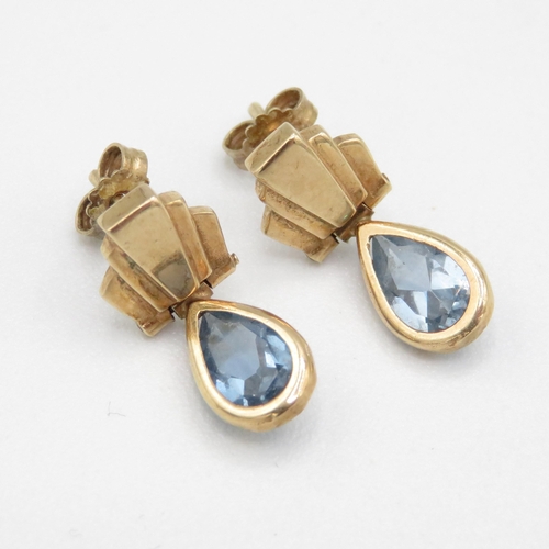 235 - 9ct gold blue gemstone earrings 1.7g