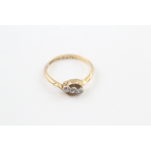 109 - 18ct gold vintage diamond three stone ring (2.4g) Size  N