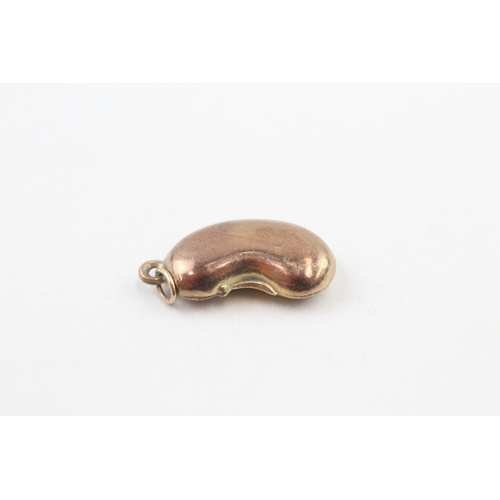 18 - 9ct gold vintage kidney bean charm (0.7g)