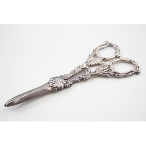 397 - Antique Edwardian 1903 London Sterling Silver Grape Scissors (125g)