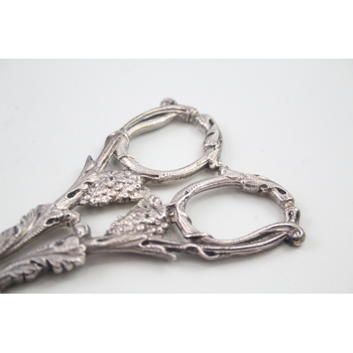 397 - Antique Edwardian 1903 London Sterling Silver Grape Scissors (125g)