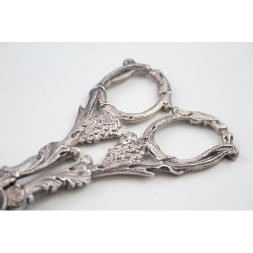 397 - Antique Edwardian 1903 London Sterling Silver Grape Scissors (125g)