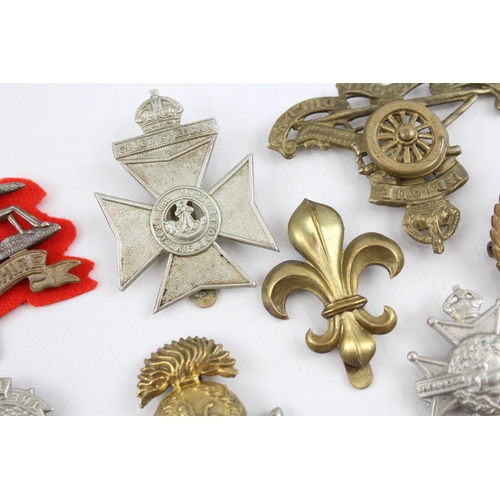 440 - Military Cap Badges Inc KRRC, Notts & Derby, Queens, Etc x 10