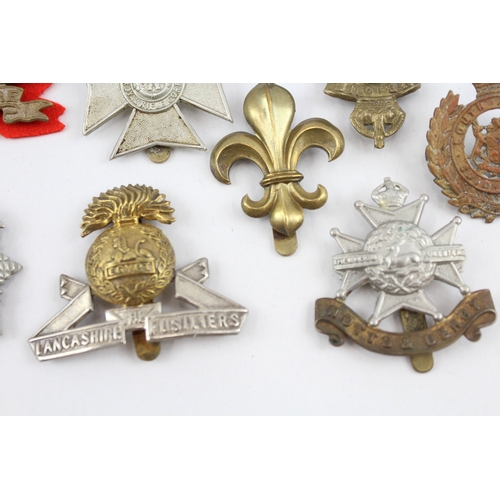 440 - Military Cap Badges Inc KRRC, Notts & Derby, Queens, Etc x 10