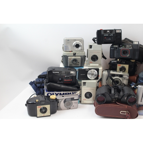 472 - Assorted Vintage Cameras Inc. SLRs, DSLRs, Lenses, Digital Bridges Etc. Job Lot