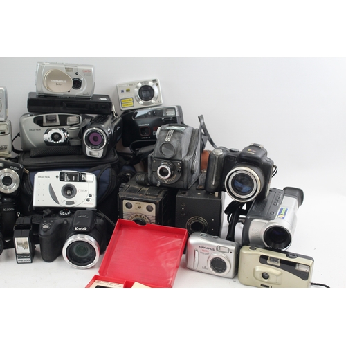 475 - Assorted Vintage Cameras Inc. SLRs, DSLRs, Lenses, Digital Bridges Etc. Job Lot