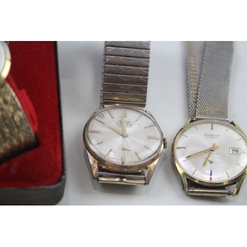 544 - Men's Vintage Watches Hand-Wind WATCH RUNS x 3