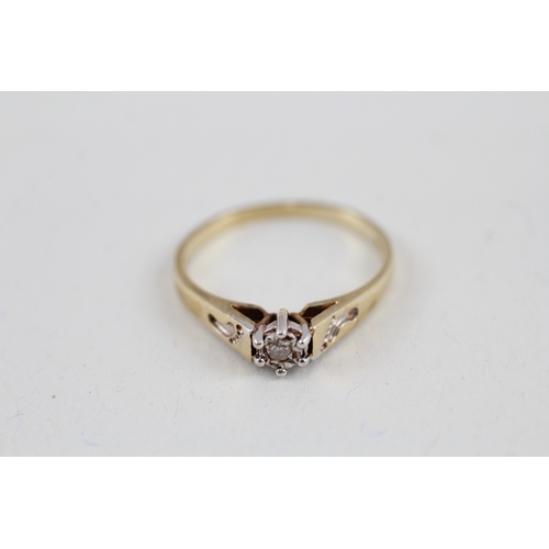 68 - 2x 9ct gold diamond solitaire & three stone ring set (3.6g) Size  O