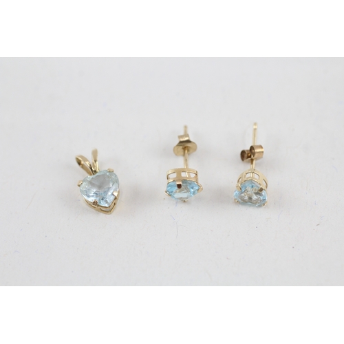 70 - 2x 9ct gold heart shape blue topaz pendant & stud earrings (0.8g)