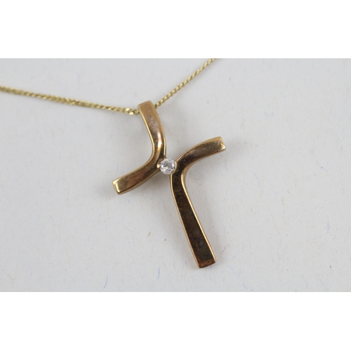 76 - 9ct gold diamond cross pendant necklace (1.8g)