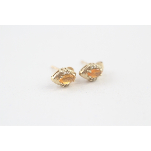 77 - 2x 9ct gold peridot, citrine, orange gemstone & cubic zirconia earrings with scroll backs (1.9g)