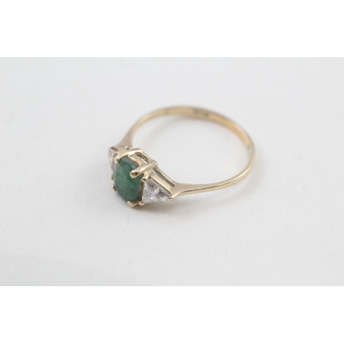 88 - 9ct gold emerald & cubic zirconia three stone ring (1.6g) Size  N