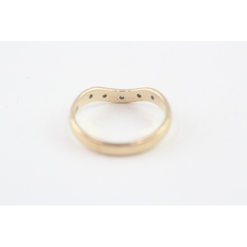 99 - 9ct gold diamond wishbone ring (2.7g) Size  P