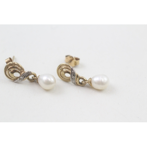 17 - 9ct gold cultured pearl & diamond drop earrings (1.8g)