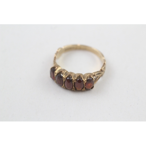 26 - 9ct gold vintage garnet five stone ring (2.4g) Size  J