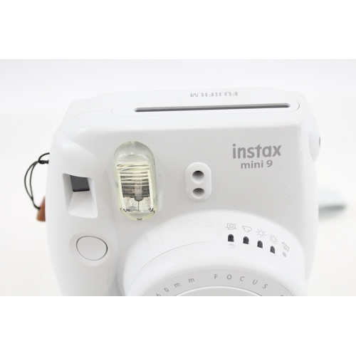 492 - Instax Mini 9 Instant Film Camera Working w/ Case