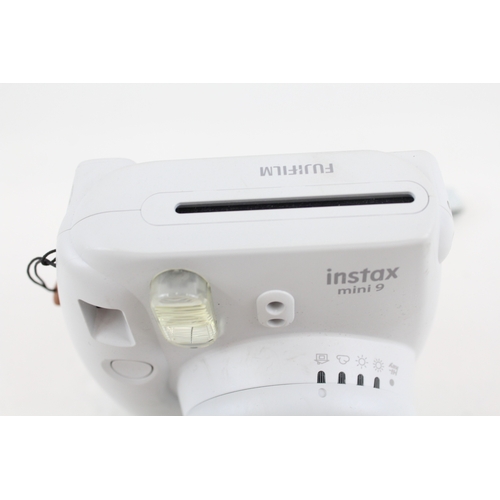 492 - Instax Mini 9 Instant Film Camera Working w/ Case