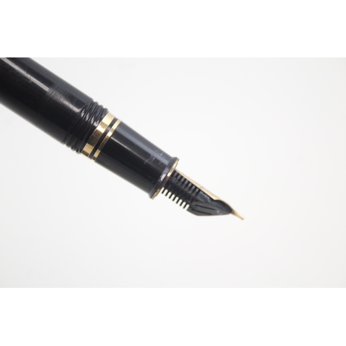 521 - Sheaffer Connoisseur  Black Lacquer Fountain Pen w/ 18ct Gold Nib WRITING