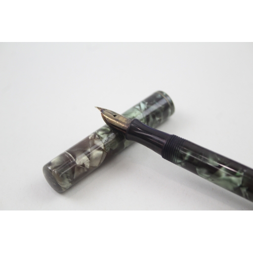 527 - Vintage Waterman Ideal Ladies Green Lacquer Fountain Pen w/ 14ct Nib WRITING