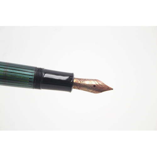 541 - Vintage Pelikan M400 Green & Black Fountain Pen w/ 14ct Gold Nib WRITING