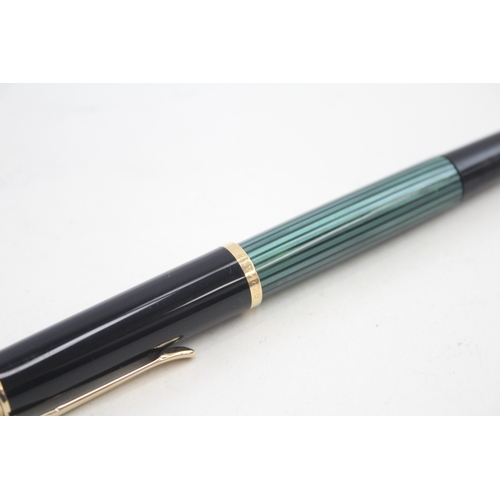 541 - Vintage Pelikan M400 Green & Black Fountain Pen w/ 14ct Gold Nib WRITING