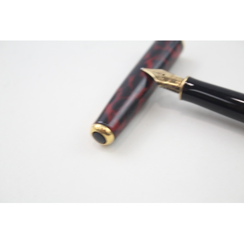 542 - Vintage Parker Sonnet Burgundy Lacquer Fountain Pen w/ 18ct Gold Nib WRITING