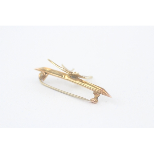 62 - 15ct gold victorian seed pearl swallow brooch (1.5g)