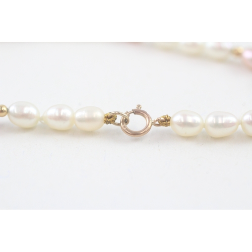 65 - 9ct gold vari-hue cultured pearl bracelet (5.5g)