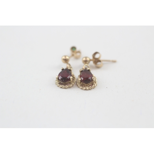 73 - 2x 9ct gold garnet drop & stud earrings (1.8g)