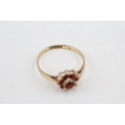 79 - 9ct gold vintage garnet cluster ring (1.3g) Size  M