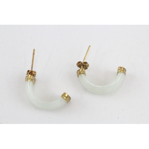 80 - 9ct gold half hoop jadeite earrings (3.8g)