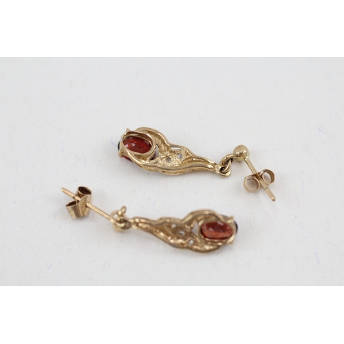 87 - 9ct gold garnet and diamond drop earrings (1.6g)