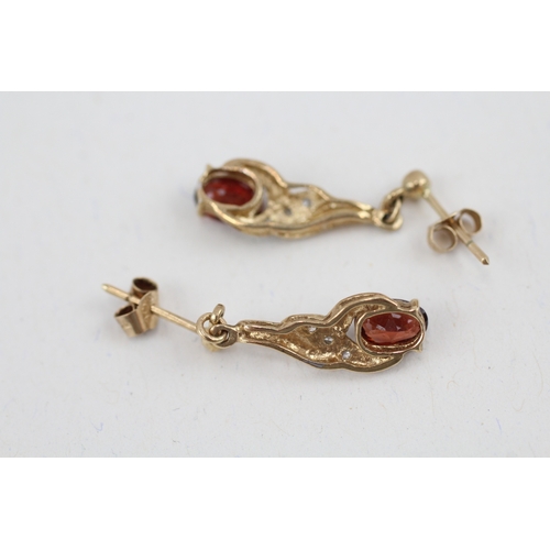 87 - 9ct gold garnet and diamond drop earrings (1.6g)