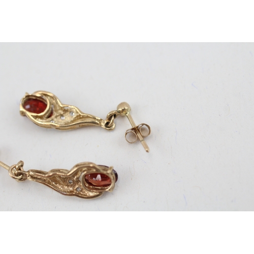 87 - 9ct gold garnet and diamond drop earrings (1.6g)