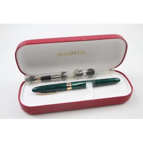 513 - Sheaffer Snorkel Green Lacquer Fountain Pen w/ 18ct Gold Nib WRITING Boxed