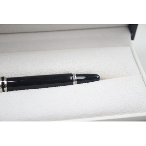 526 - Montblanc Meisterstuck Ladies Black Cased Fountain Pen w/ 14ct White Gold Nib