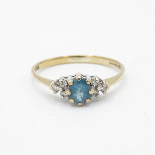 35 - 9ct gold blue topaz & diamond dress ring (1.5g) Size  O