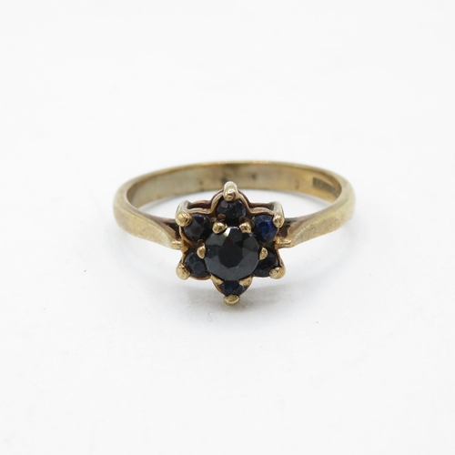 42 - 9ct gold sapphire floral cluster dress ring (2.3g) Size  O