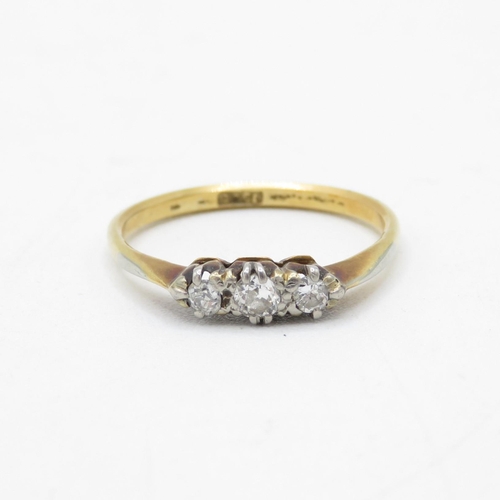 54 - 18ct gold vintage diamond trilogy dress ring (2.6g) Size  Q