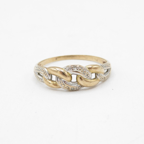 56 - 9ct gold diamond link design dress ring (1.2g) Size  P