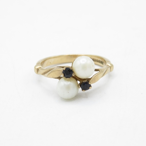 8 - 9ct gold sapphire and cultured pearl dress ring (2.9g) Size  O