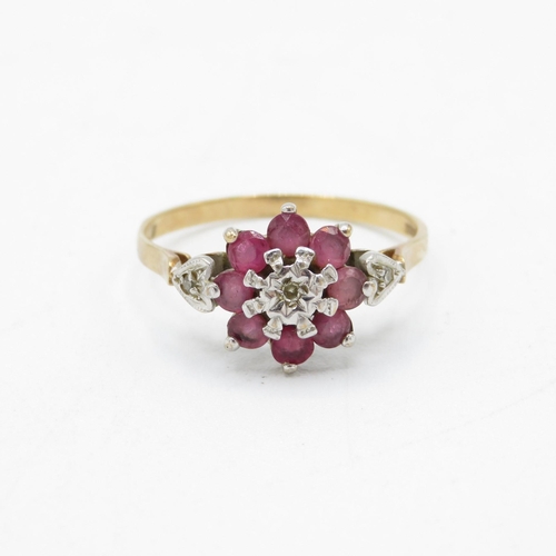 88 - 9ct gold ruby and diamond floral cluster dress ring (2g) Size  Q