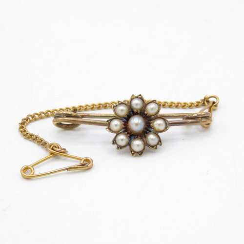 92 - 9ct gold vintage seed pearl floral bar brooch (2.7g)