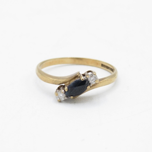 156 - 9ct gold vintage marquise cut sapphire & diamond three stone ring (1.6g) Size  N