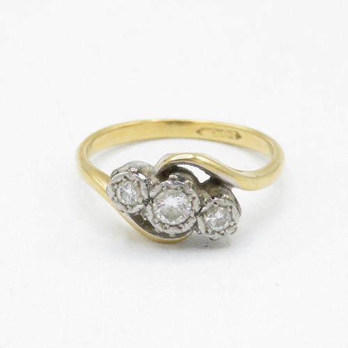 203 - 18ct gold vintage diamond trilogy dress ring (2.6g) Size  L