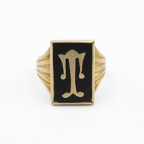 213 - 9ct gold antique onyx monogram signet ring (4.7g) Size  S